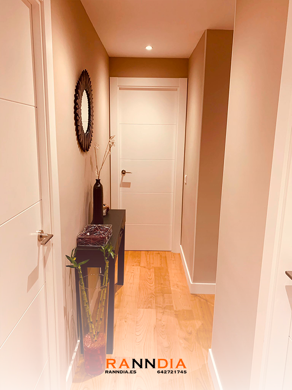 Puerta de interior modelo 18 en Carpinteros Nerja